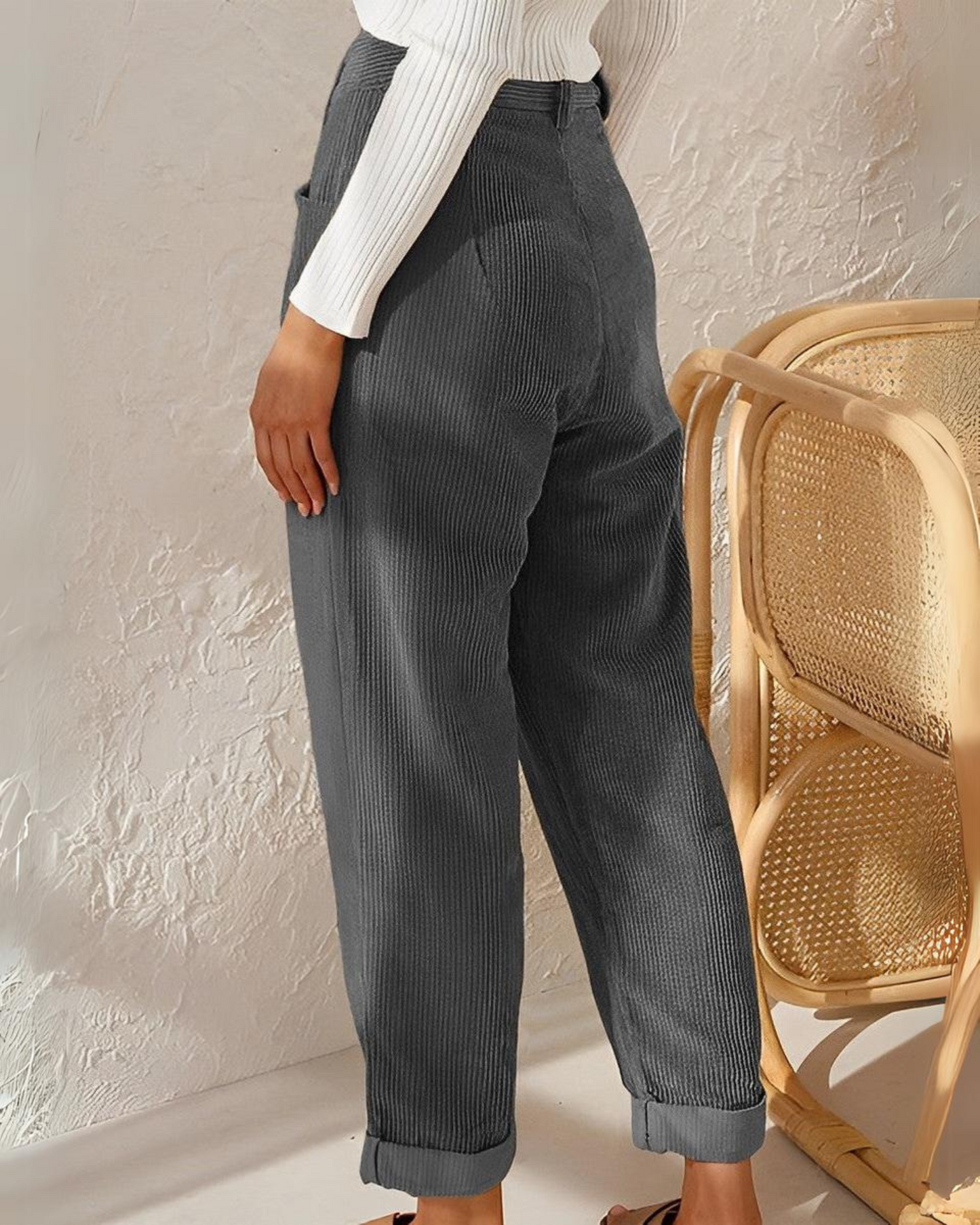 Clara™ | Retro Corduroy Hochtaillierte Hose